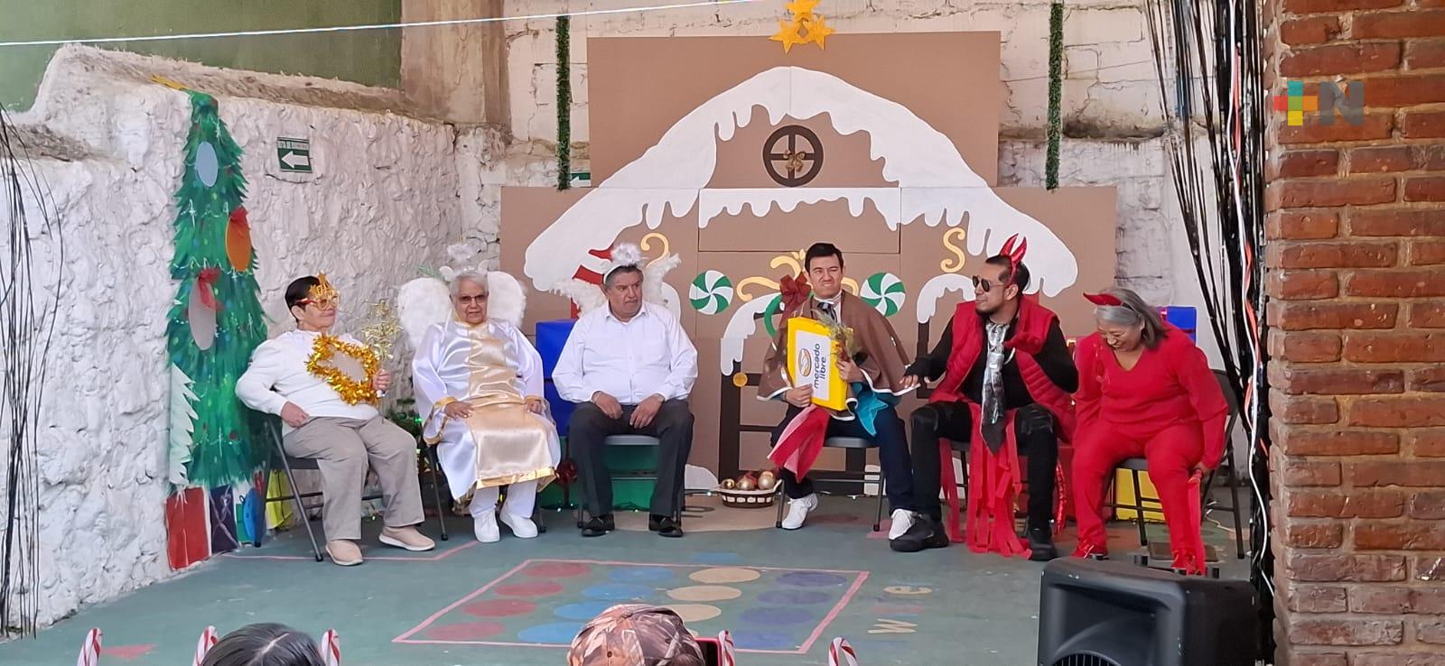 Adultos mayores mantienen viva la tradición de la pastorela en Xalapa