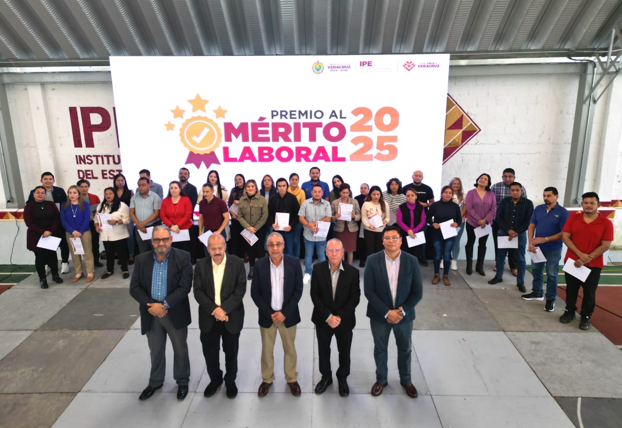 Reconoce IPE a su personal por desempeño, compromiso y vocación de servicio