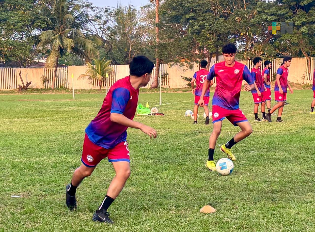 Delfines buscan cerrar el año como líderes ante Sozca