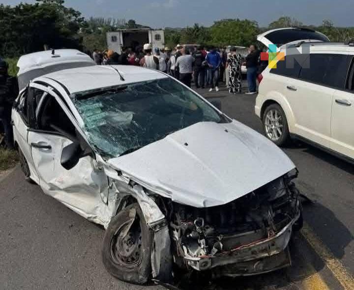 Accidente carretero deja saldo de una persona fallecida y ocho lesionados