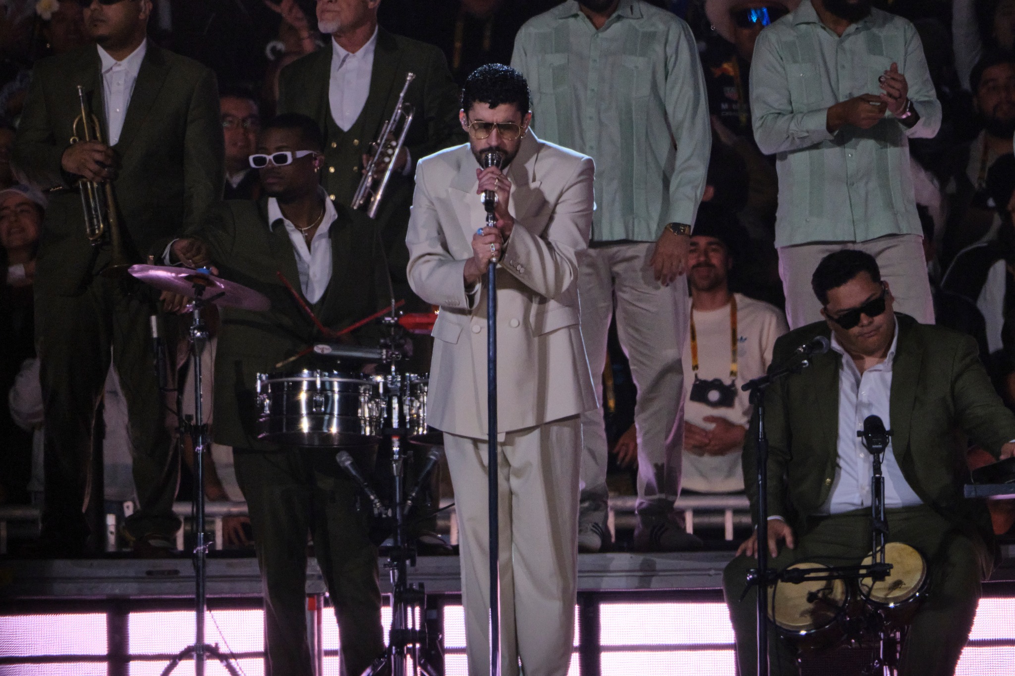 Bad Bunny une a México y Puerto Rico en segundo concierto