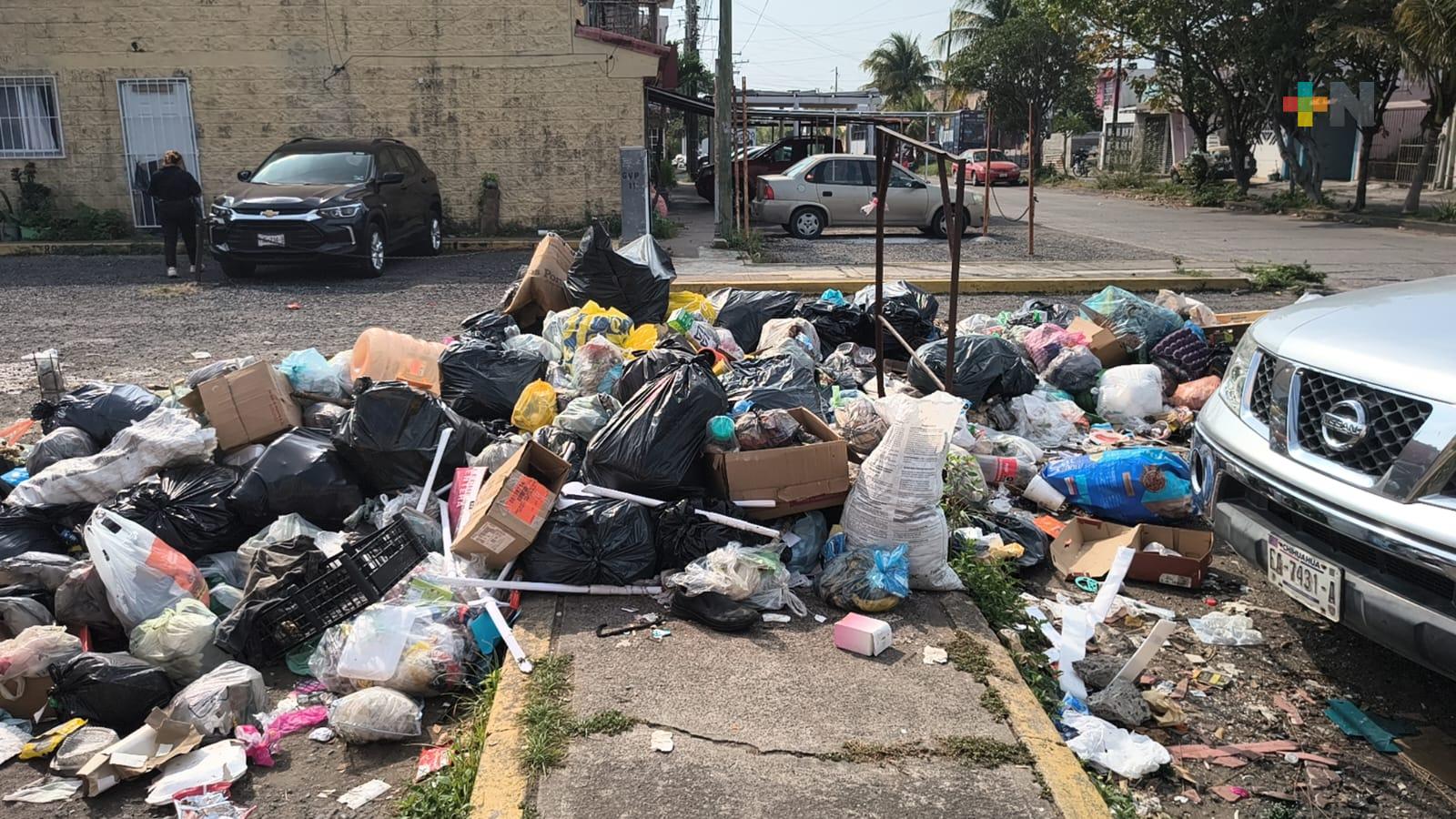 Acumulación de basura en fraccionamiento de Veracruz puerto