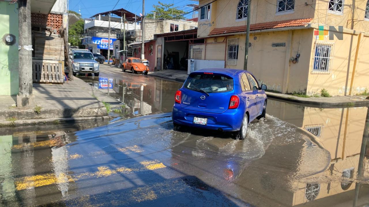 En calles inundadas viven boqueños