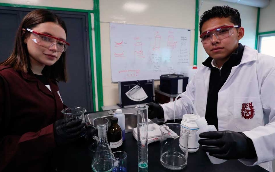 Alista UPIEM plástico que se degrada y purifica el agua