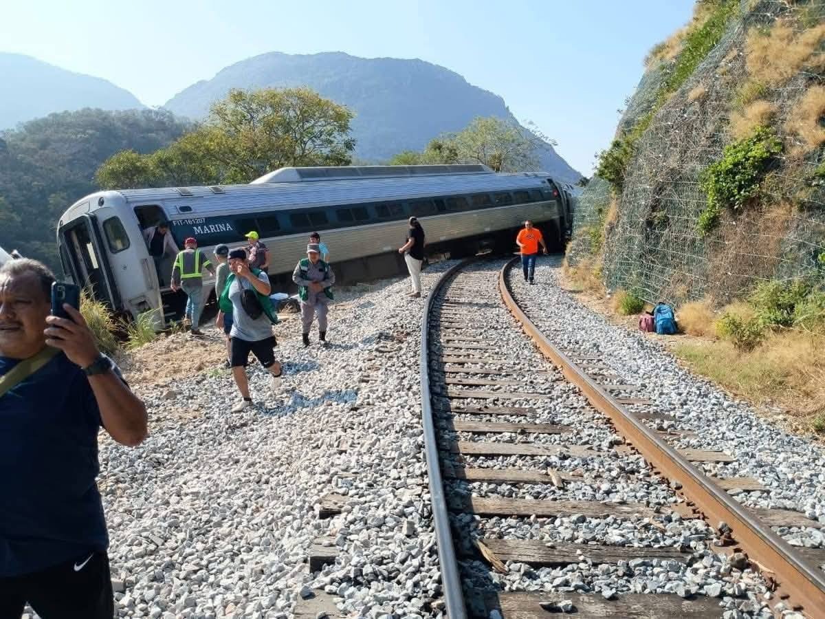 Se descarrila Tren Interoceánico en Oaxaca con 241 pasajeros