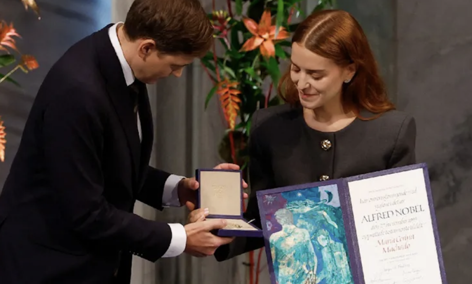 Hija de Corina Machado recoge el Premio Nobel de la Paz