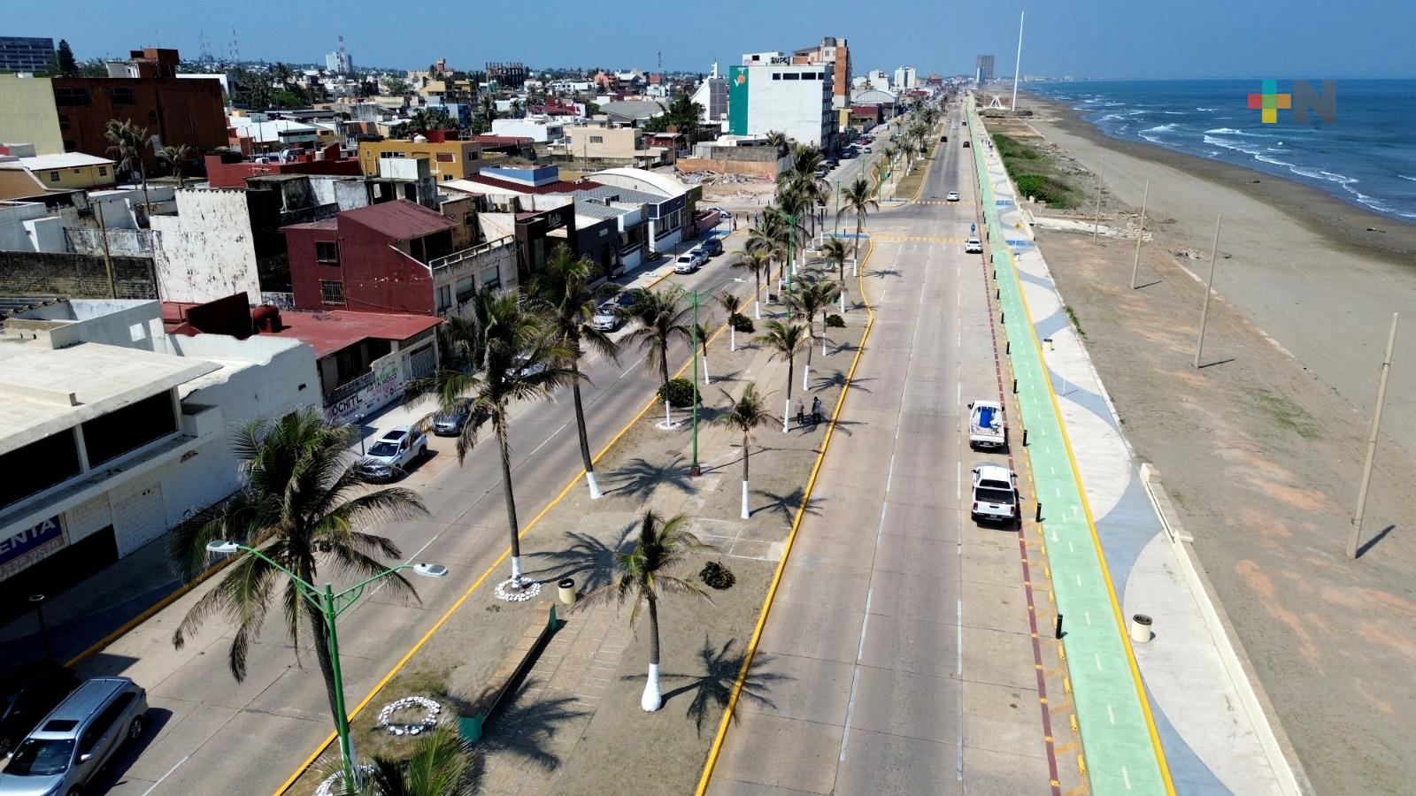 En Coatzacoalcos, empresarios también respaldan proyectos escolares