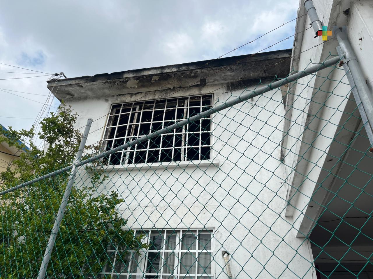 Daño en transformador provoca incendio en vivienda de Veracruz puerto