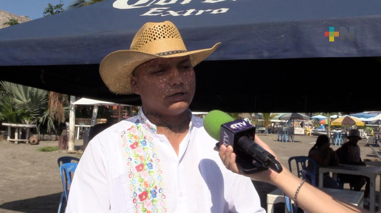 Palaperos de playa Villa del Mar mantendrán precios durante vacaciones decembrinas