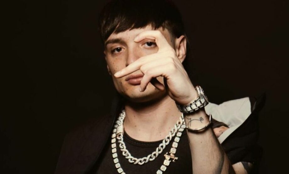 Peso Pluma fuera de la lista de artistas más escuchados