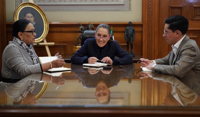 Presidenta Claudia Sheinbaum conversa vía telefónica con el papa León XIV