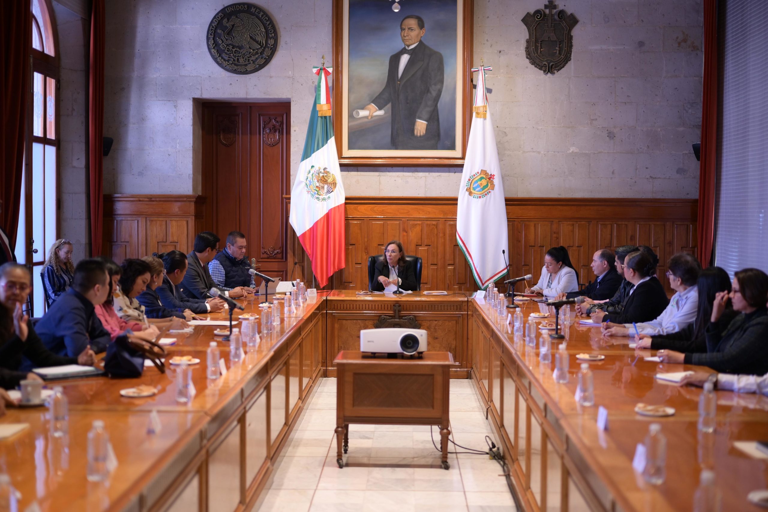 Rocío Nahle establece supervisión directa con directores para acelerar obras escolares