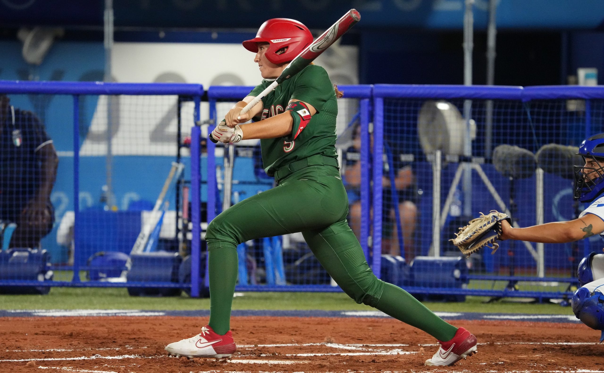 Refuerzo estelar para El Águila Softbol