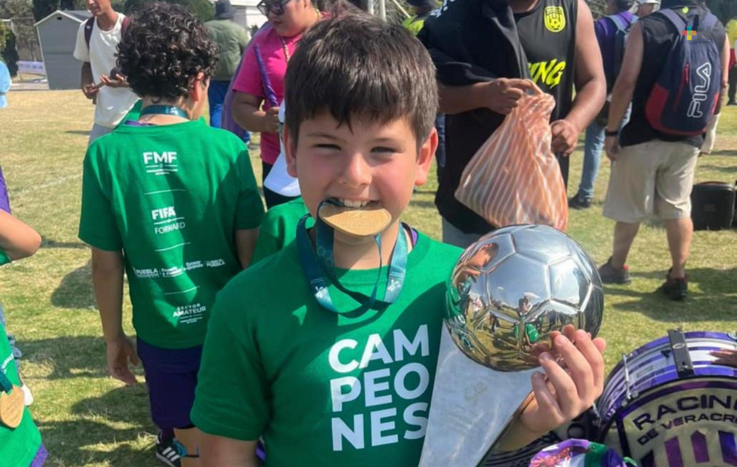Se coronó niño xalapeño en nacional infantil de futbol