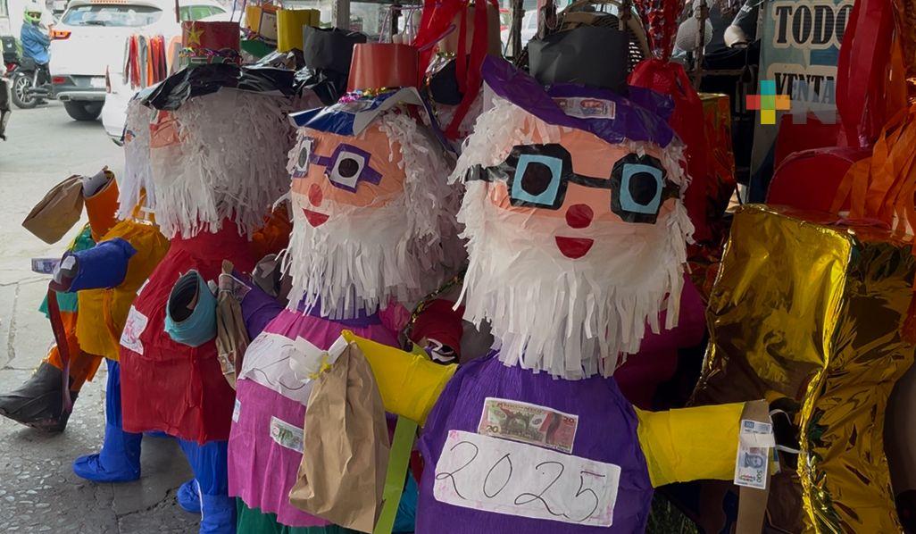 Comeciantes esperan repunte en la venta del muñeco del Año Viejo