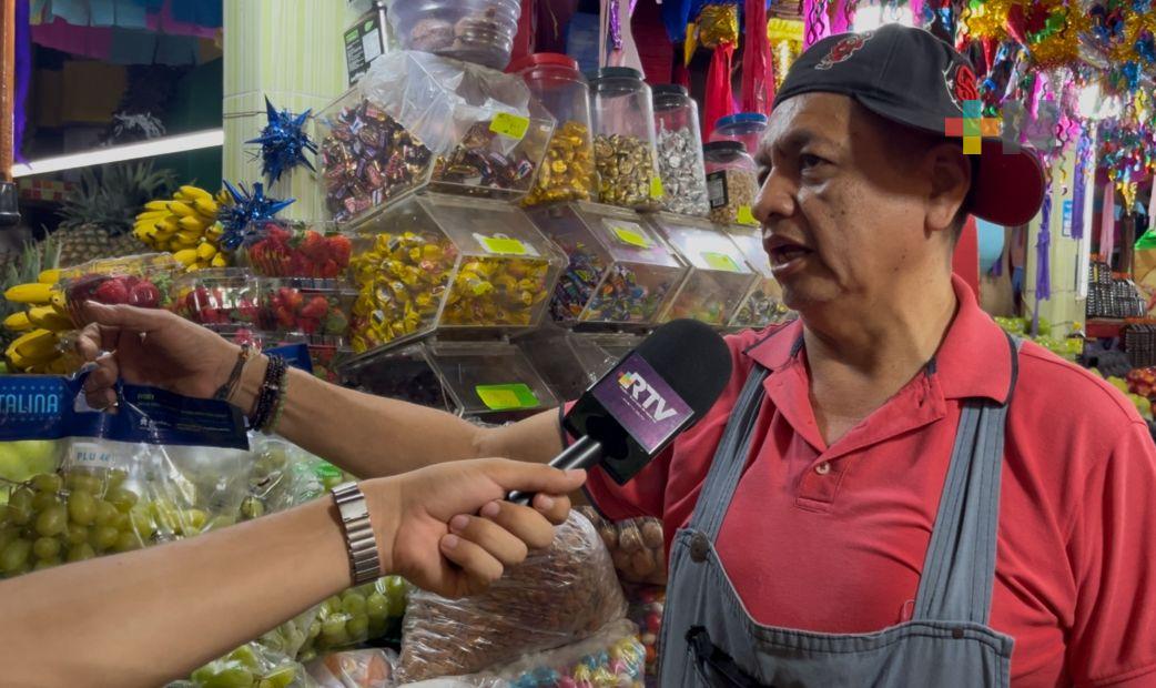 Comerciantes recomiendan comprar uvas en mercados locales