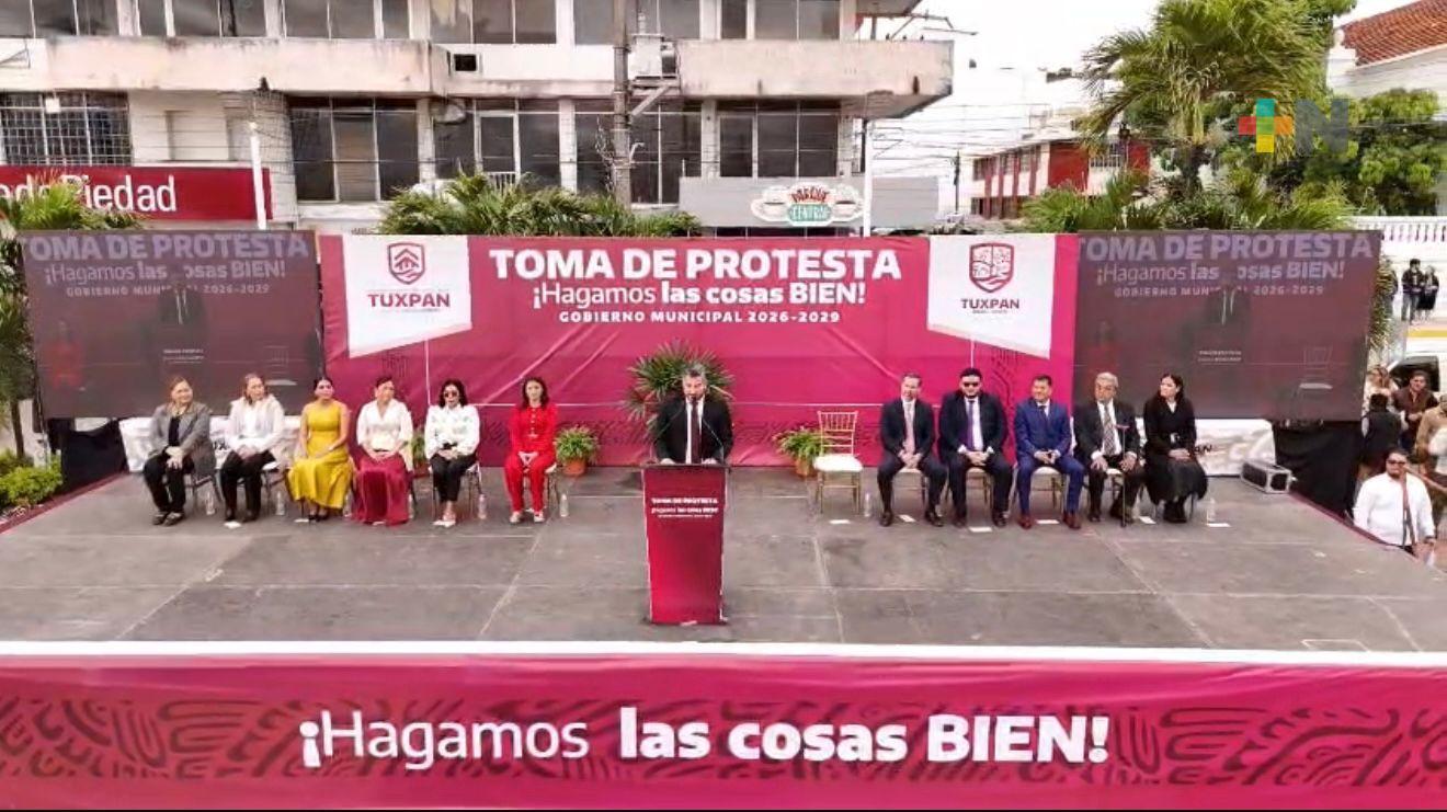 Inicia la nueva administración en Tuxpan; toman protesta autoridades.