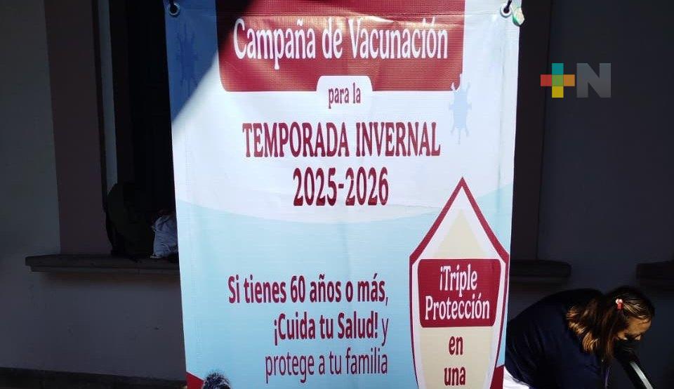 En Xalapa continúan operando módulos de vacunación para prevenir enfermedades respiratorias