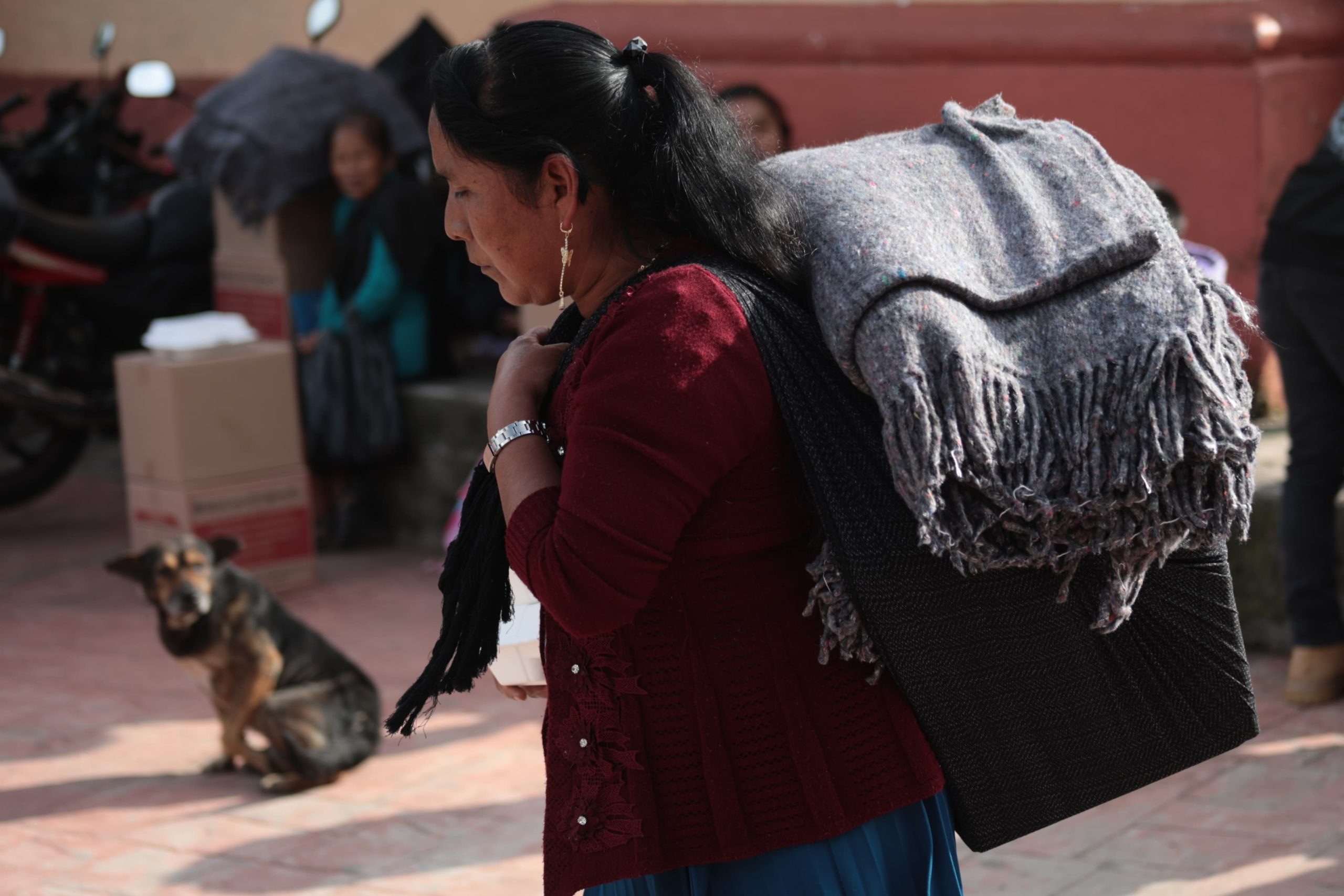 Familias de las Altas Montañas reciben atención de la Caravana Abrigando Corazones
