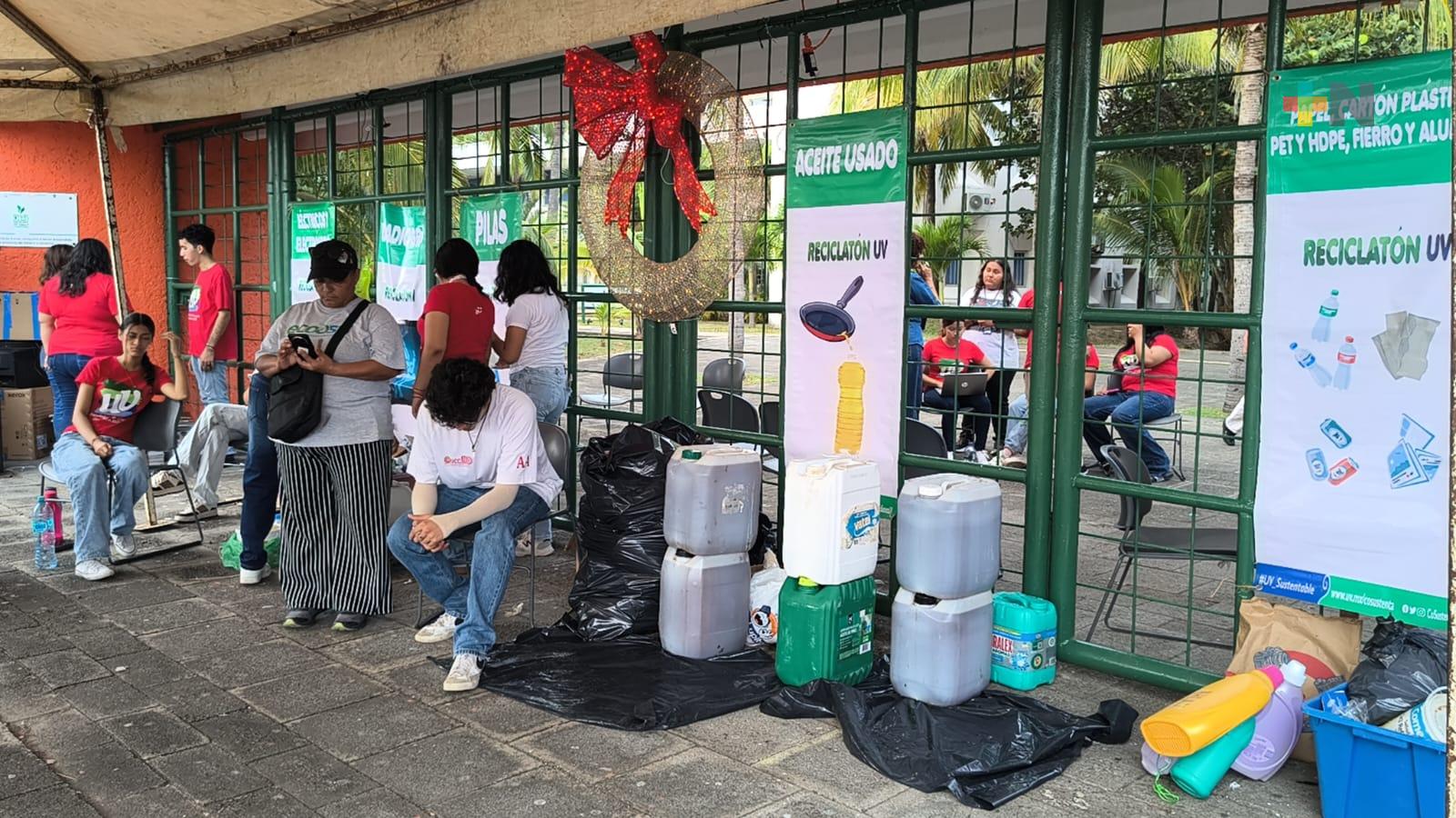 Colectan material reciclable en campus Mocambo