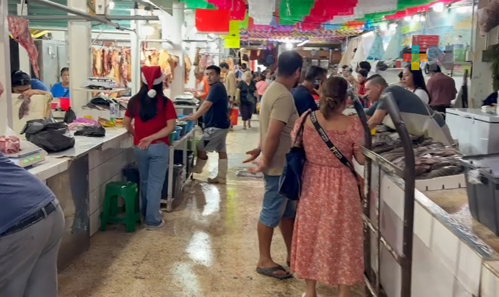 Importante movimiento comercial en vísperas de la Navidad en Martínez de la Torre