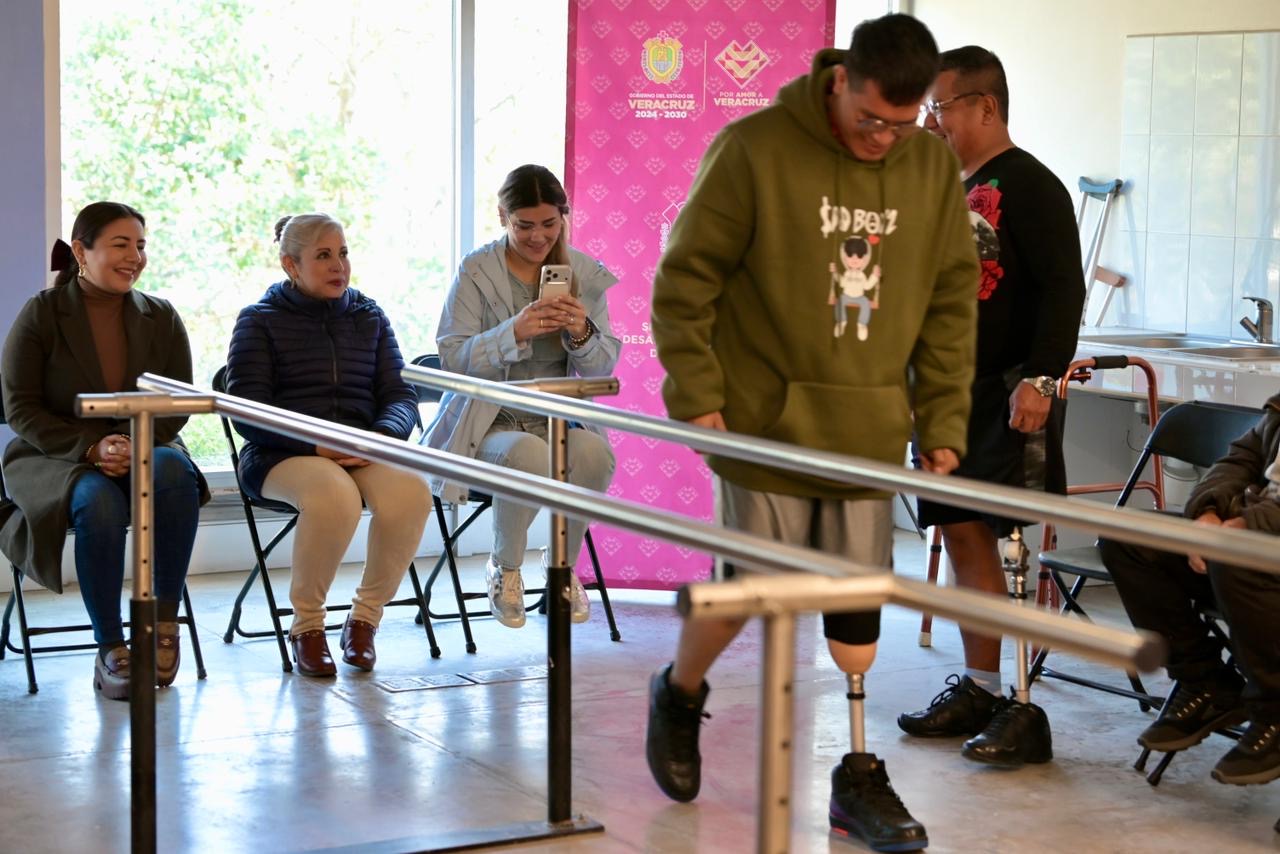 Realiza DIF Estatal entrega de prótesis en el CRISVER