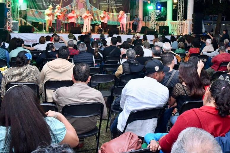 Disfruta las veladas musicales del Foro Especial de Son Jarocho, durante La Candelaria