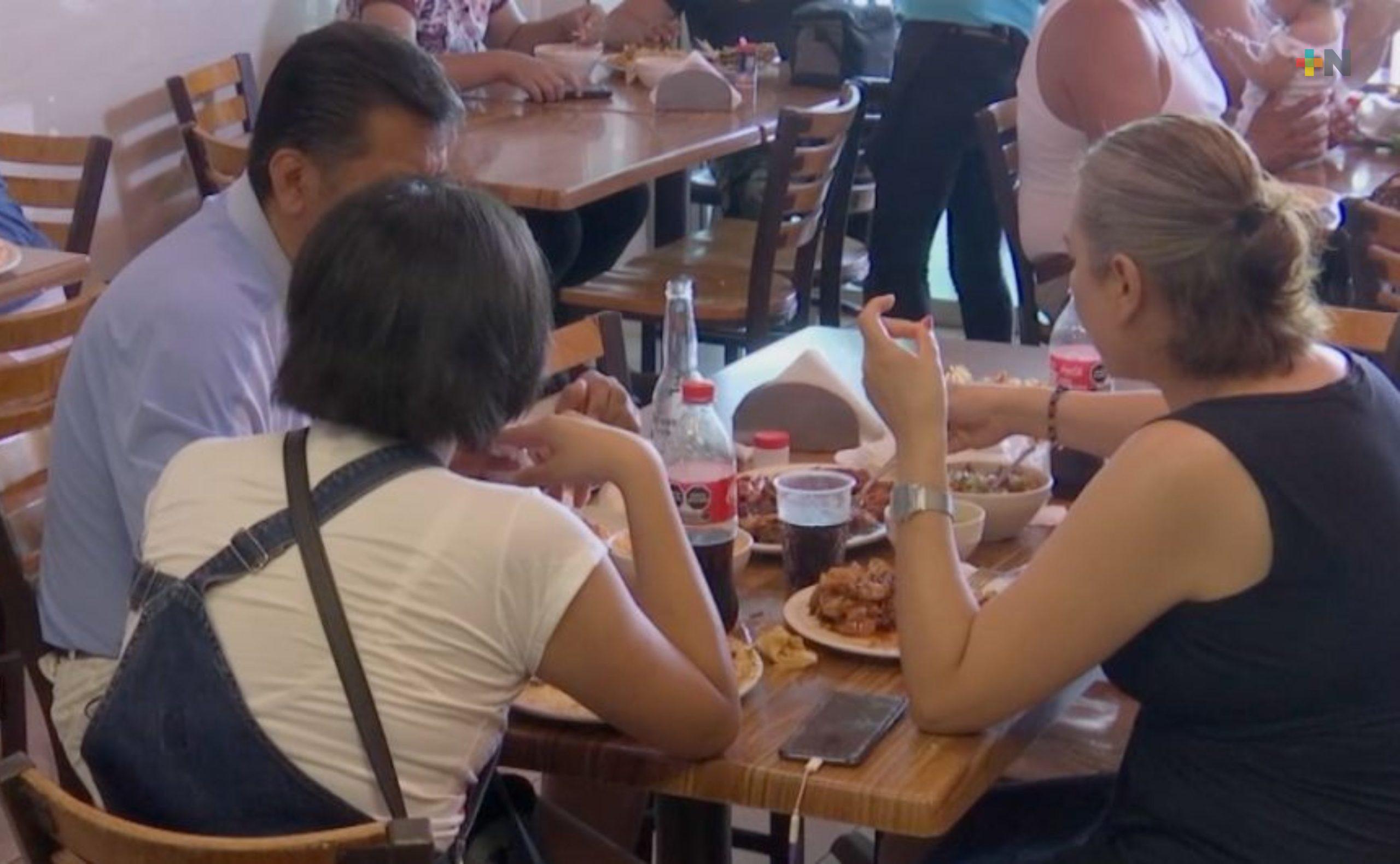 Sector restaurantero espera repunte durante Carnaval de Veracruz