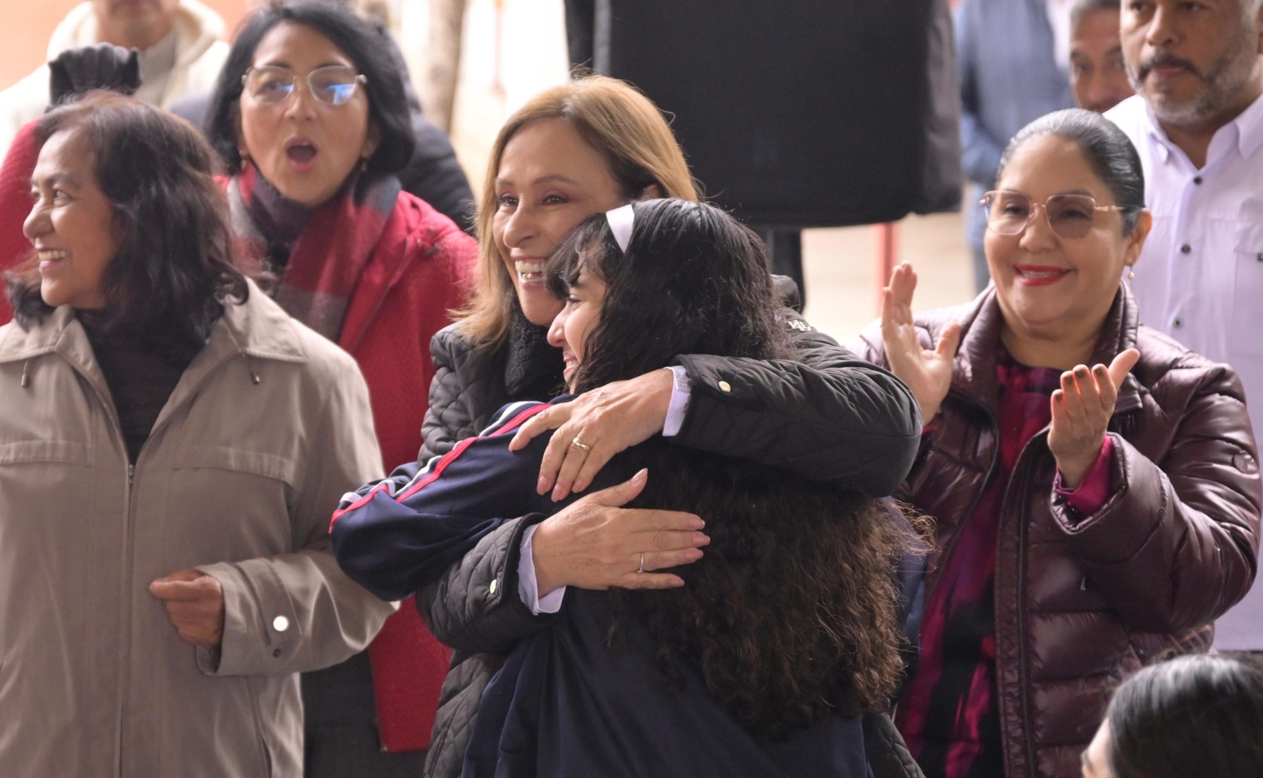 Con enfoque humanista, Rocío Nahle inicia entrega de útiles escolares a municipios afectados de la zona norte