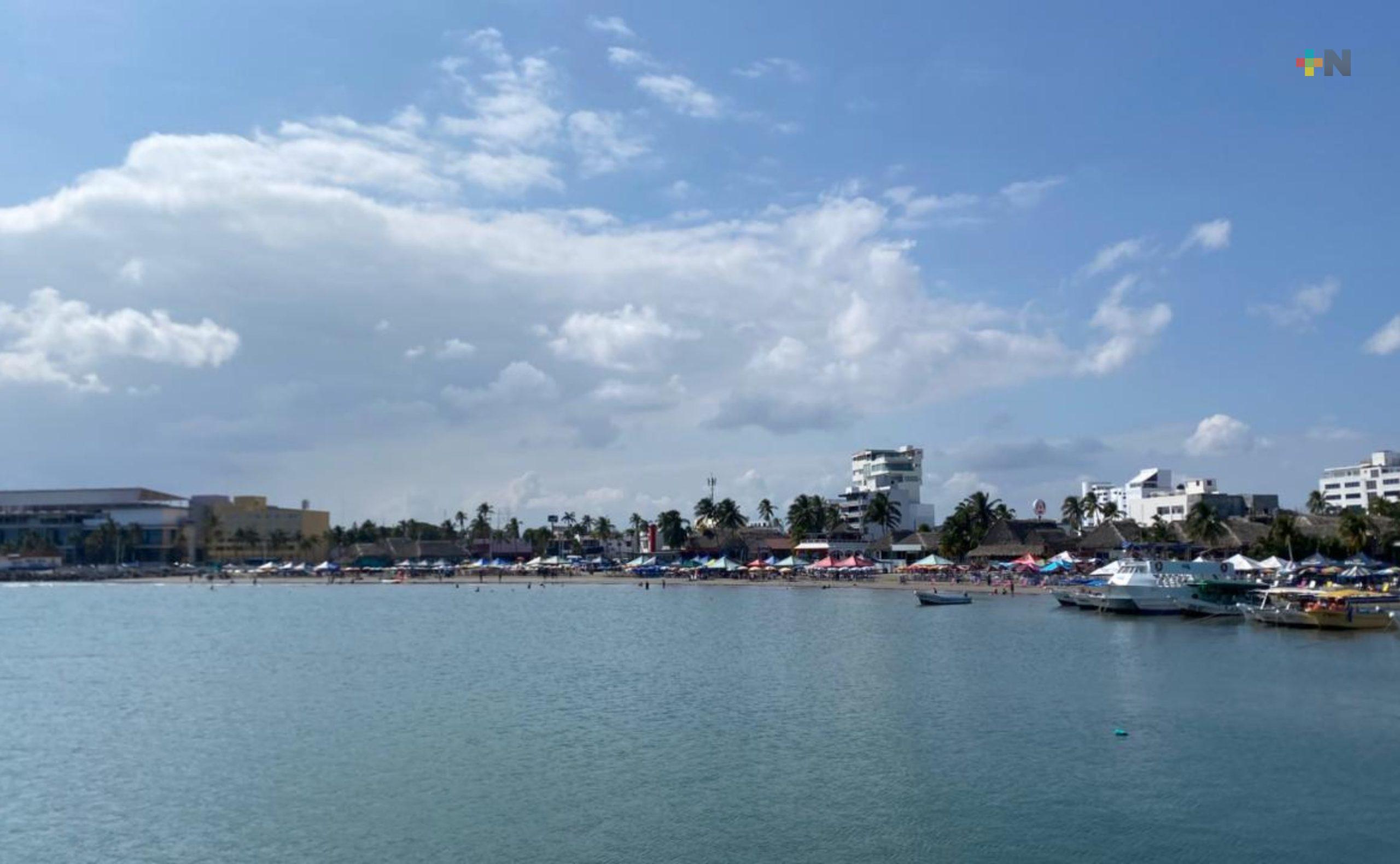 Ambiente templado con lluvias ligeras en regiones montañosas y sur de Veracruz