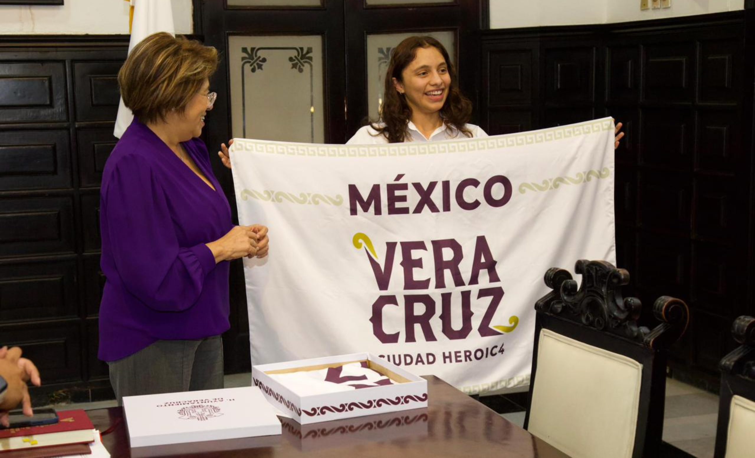 Veracruz reconoce a Valeria Palacios por su primer lugar mundial en IA