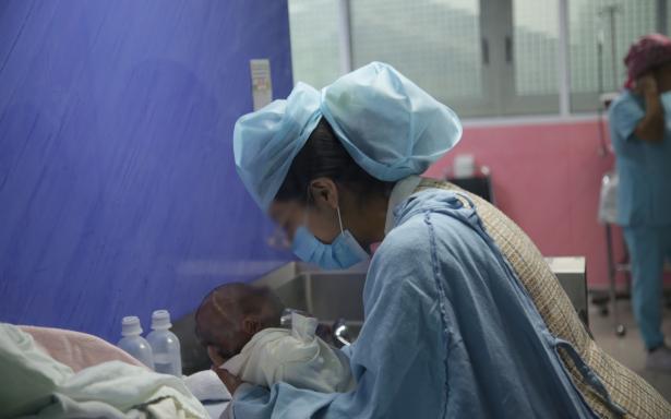 IMSS marca un hito en cirugía fetal para tratar hidrocefalia y mejorar desarrollo cerebral