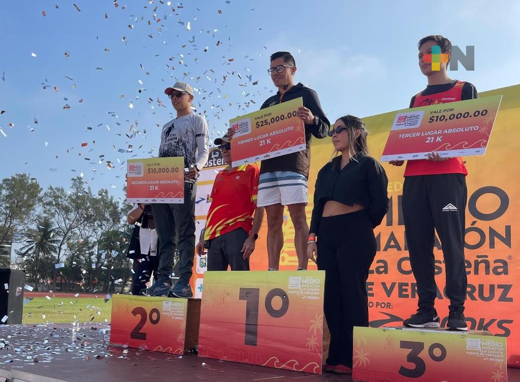 Luis Reyes logra segundo lugar en el medio maratón de Veracruz