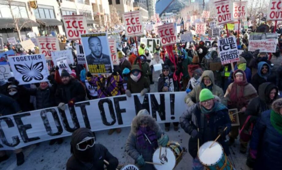 Tormenta invernal no frena protestas contra el ICE