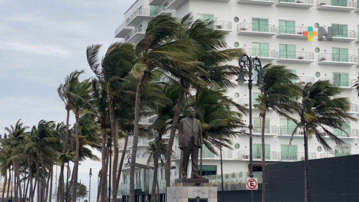 Frente frío 30 provocará vientos de 80-105 km/h en Veracruz puerto