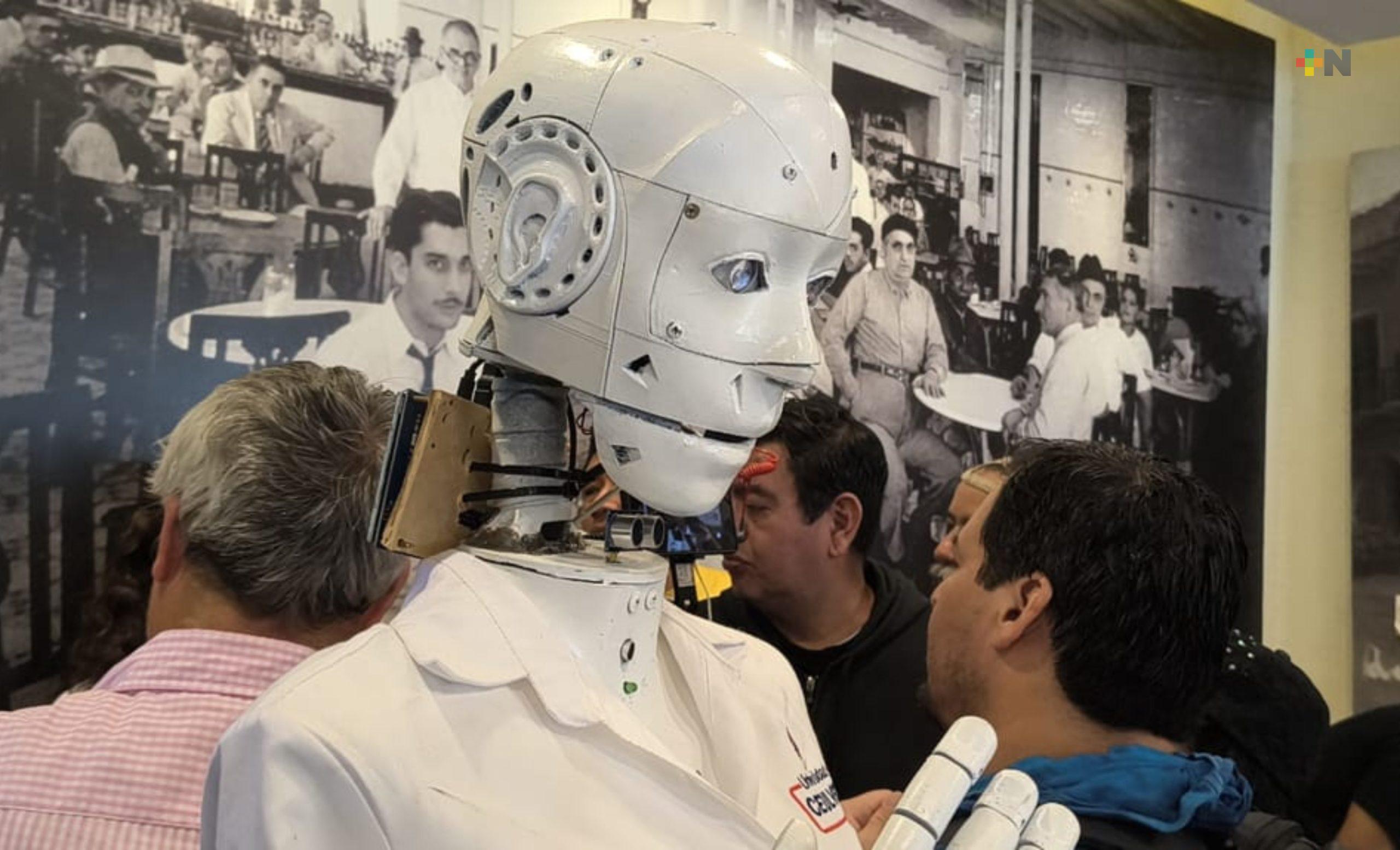 Sonia, el robot humanoide que auxilia en temas educativos