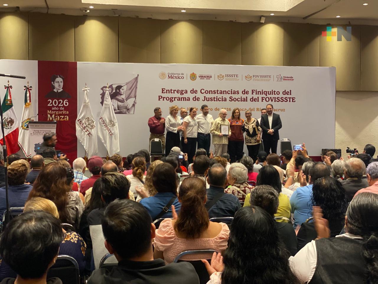 Entregan constancias de finiquito del FOVISSSTE en Veracruz