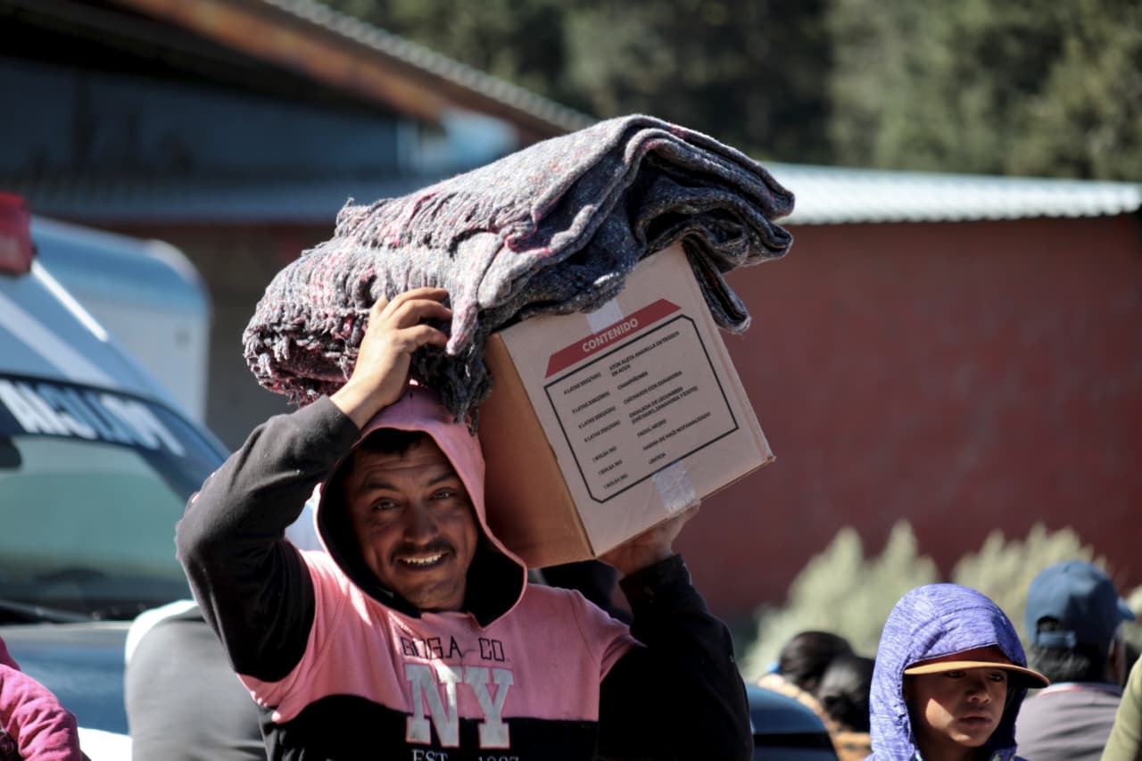 Más de 40 mil familias reciben abrigo y alimentos gracias a Abrigando Corazones