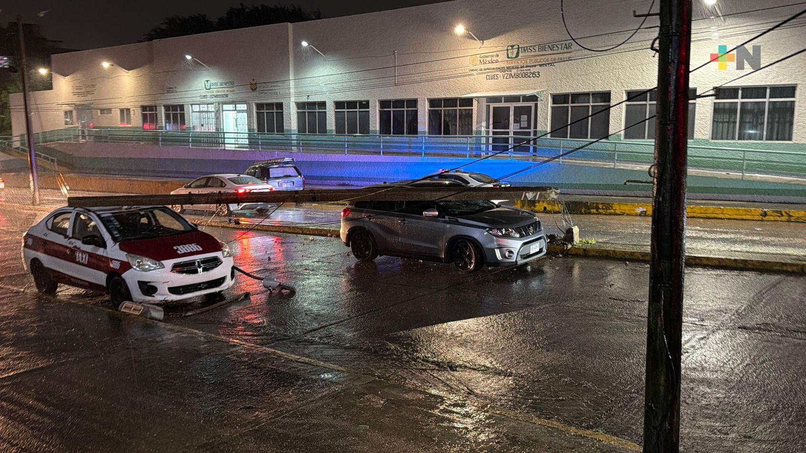 Persona en estado de ebriedad provoca daños en Coatzacoalcos