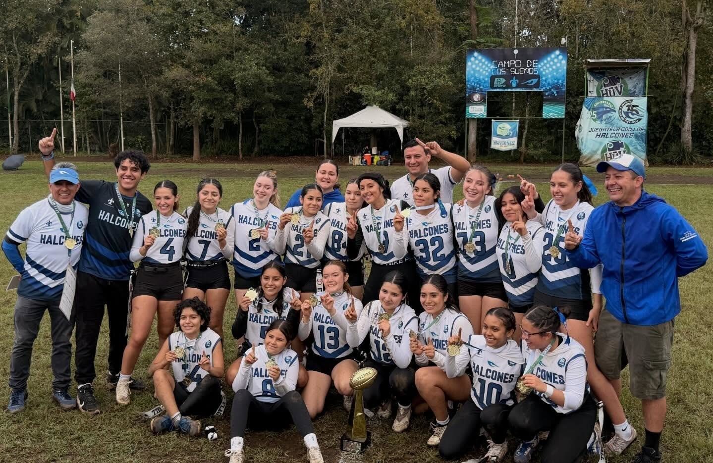 Halcones UV de tocho bandera femenil inicia temporada en abril