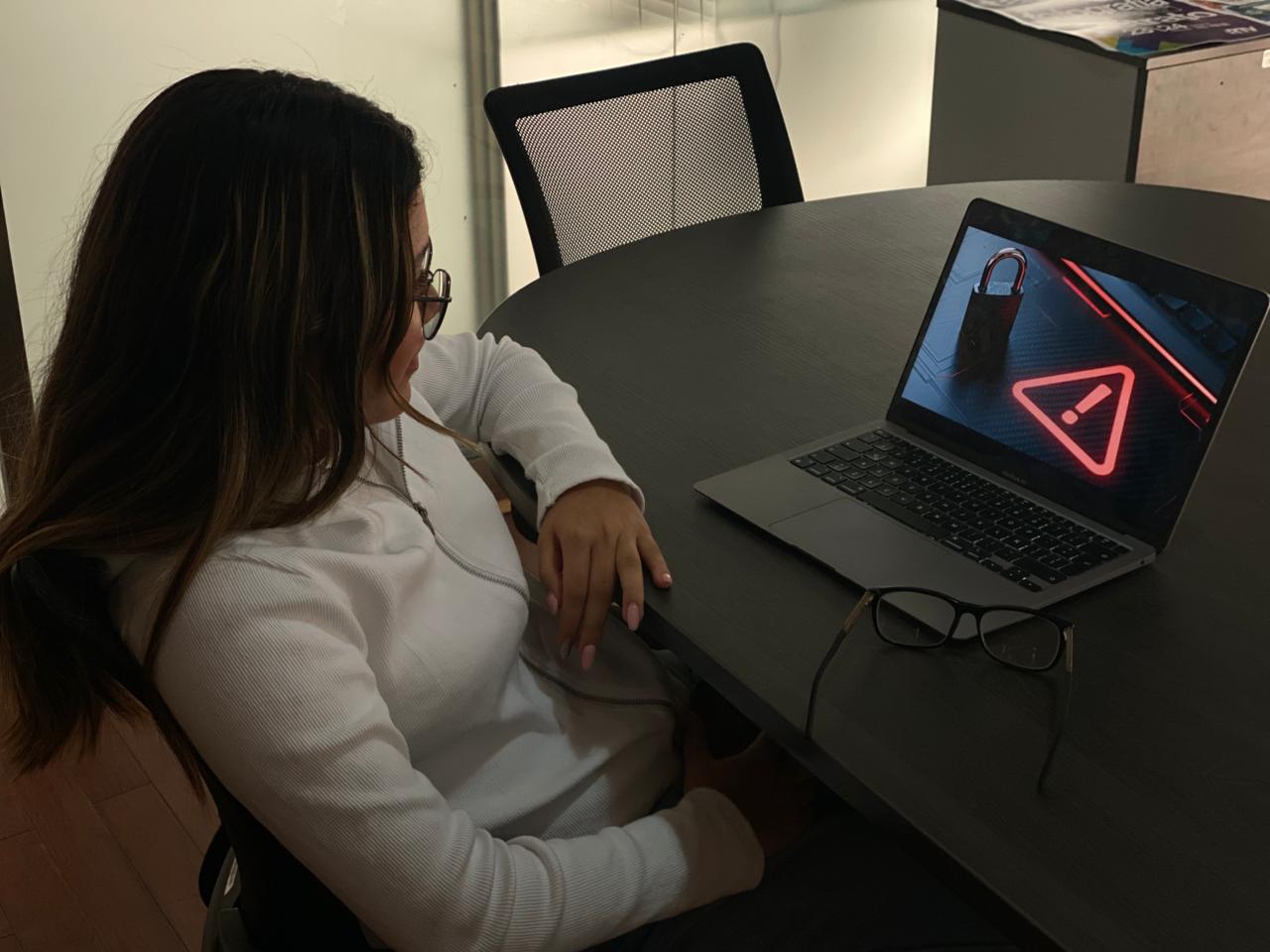 Jovenes veracruzanos pien mayor protección de sus datos en redes sociales