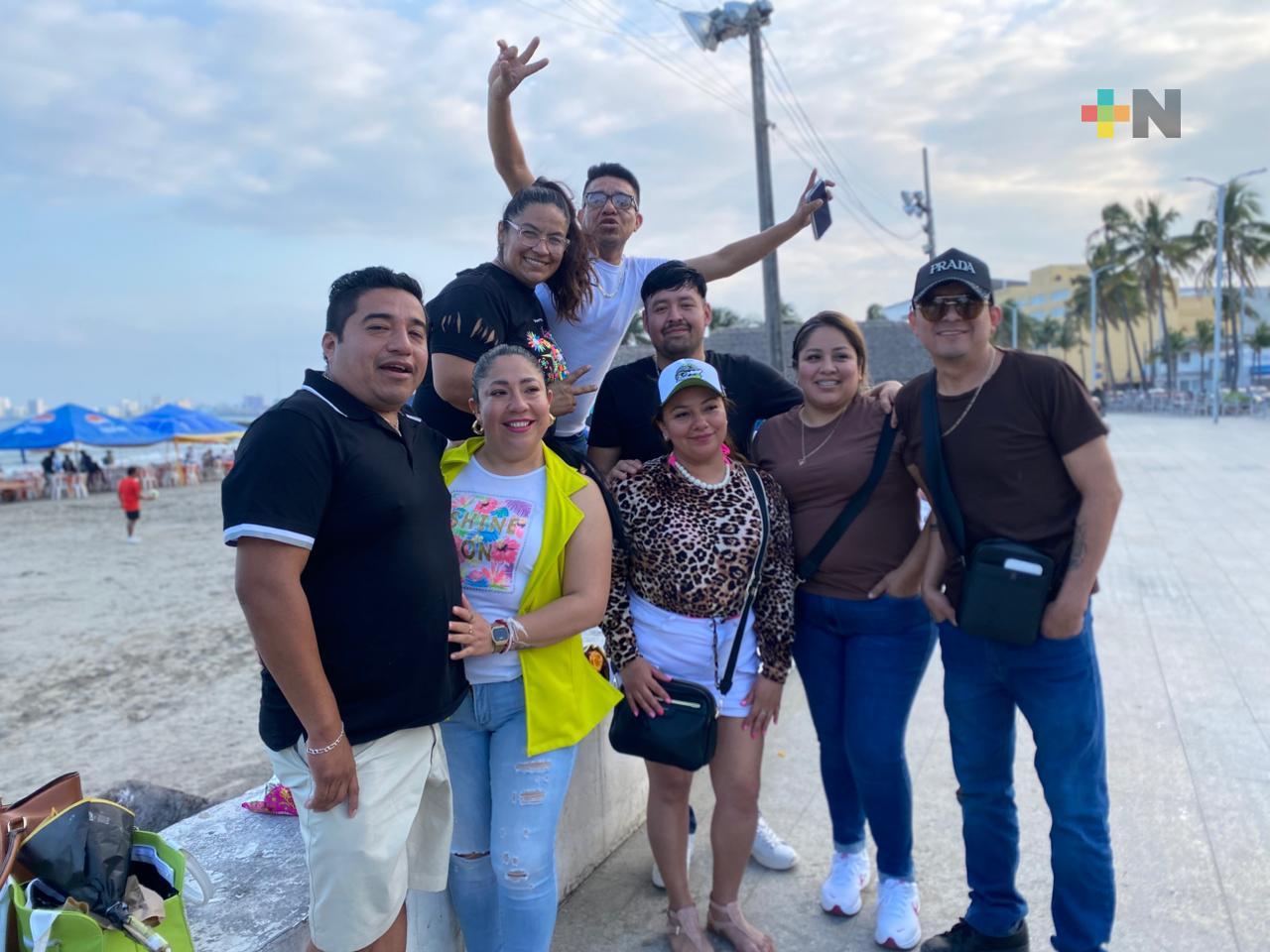 Mejoran las condiciones y regresan los visitantes a las playas de Veracruz