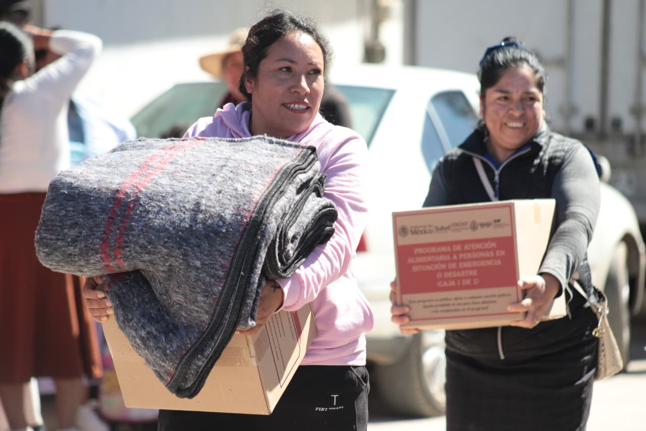 Entre el frío y la esperanza, apoyos invernales llegan a comunidades de Huayacocotla con la Caravana Abrigando Corazones