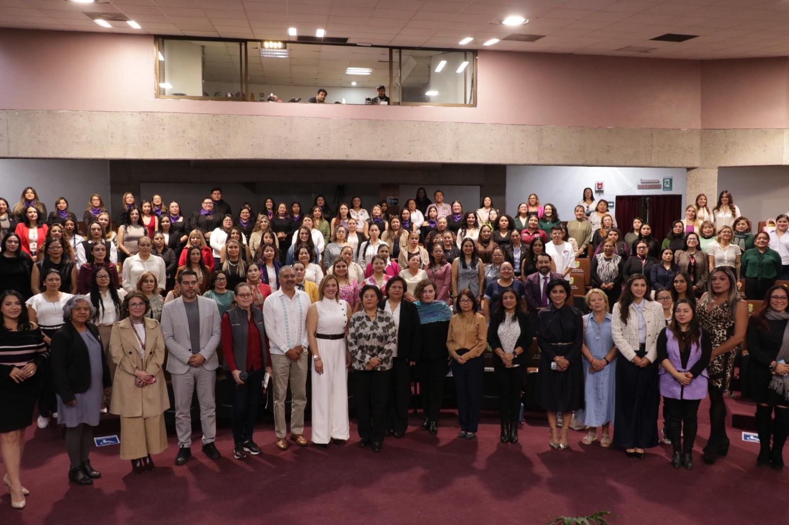Con foro conmemorativo, IVM celebra 19 años de trabajo por los derechos de las mujeres