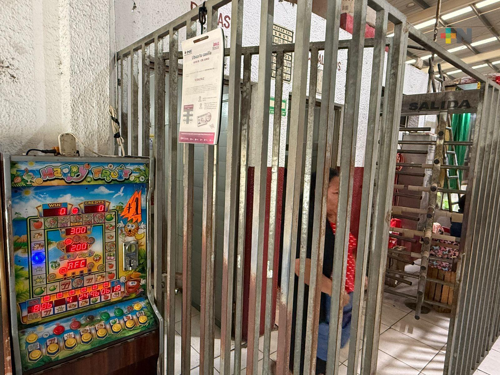 En Coatzacoalcos, piden locatarios del mercado Morelos retirar torniquetes de los baños