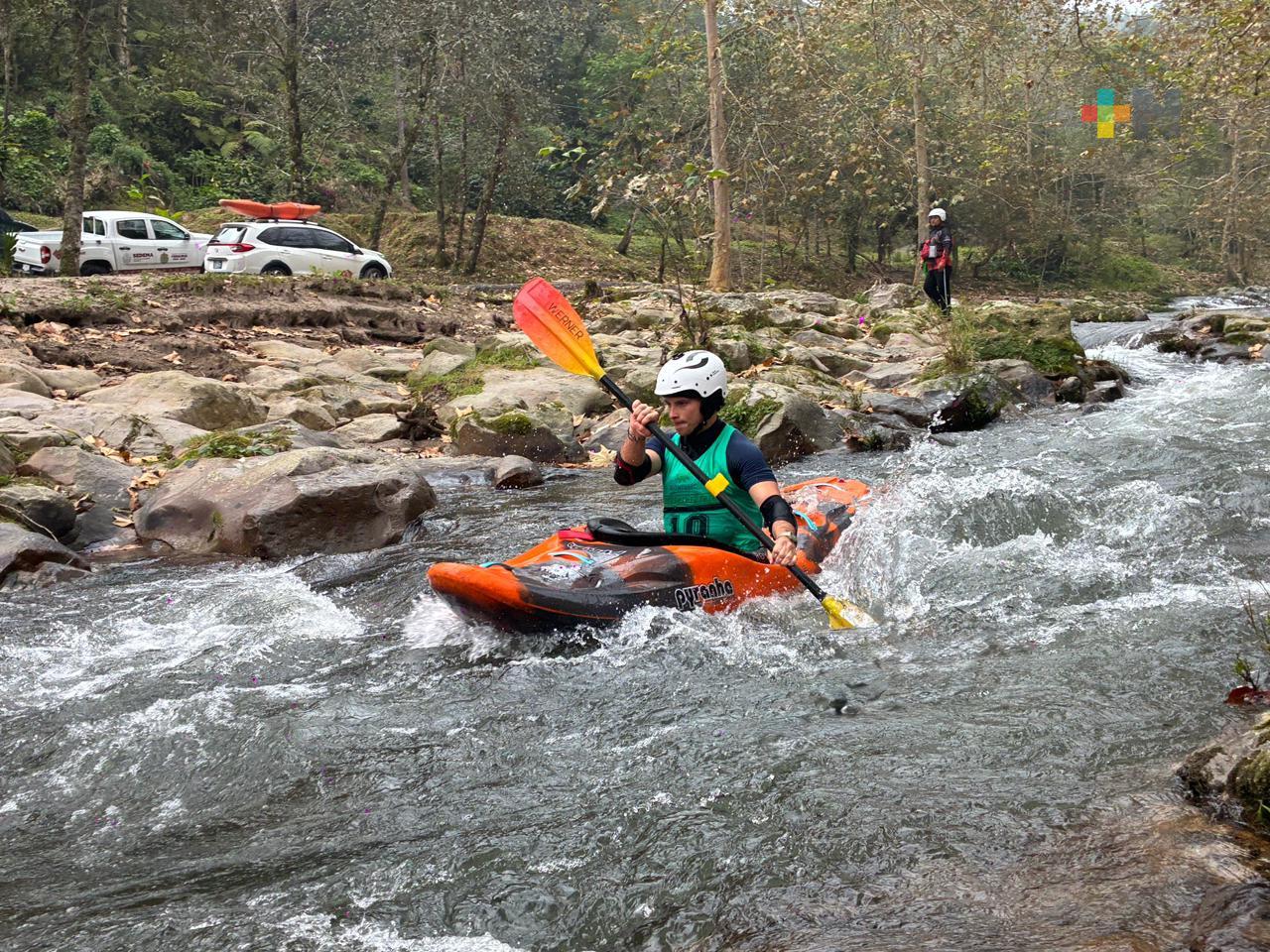 Río en Atzalan fue escenario de la carrera internacional de kayaks “Alseseca Race”