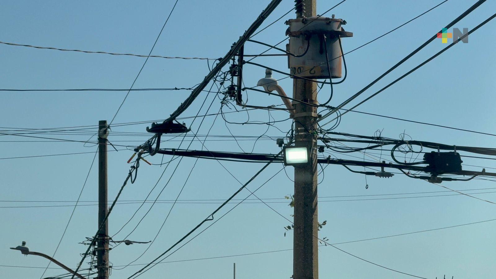 En Coatzacoalcos inicia programa para retirar cableado aéreo