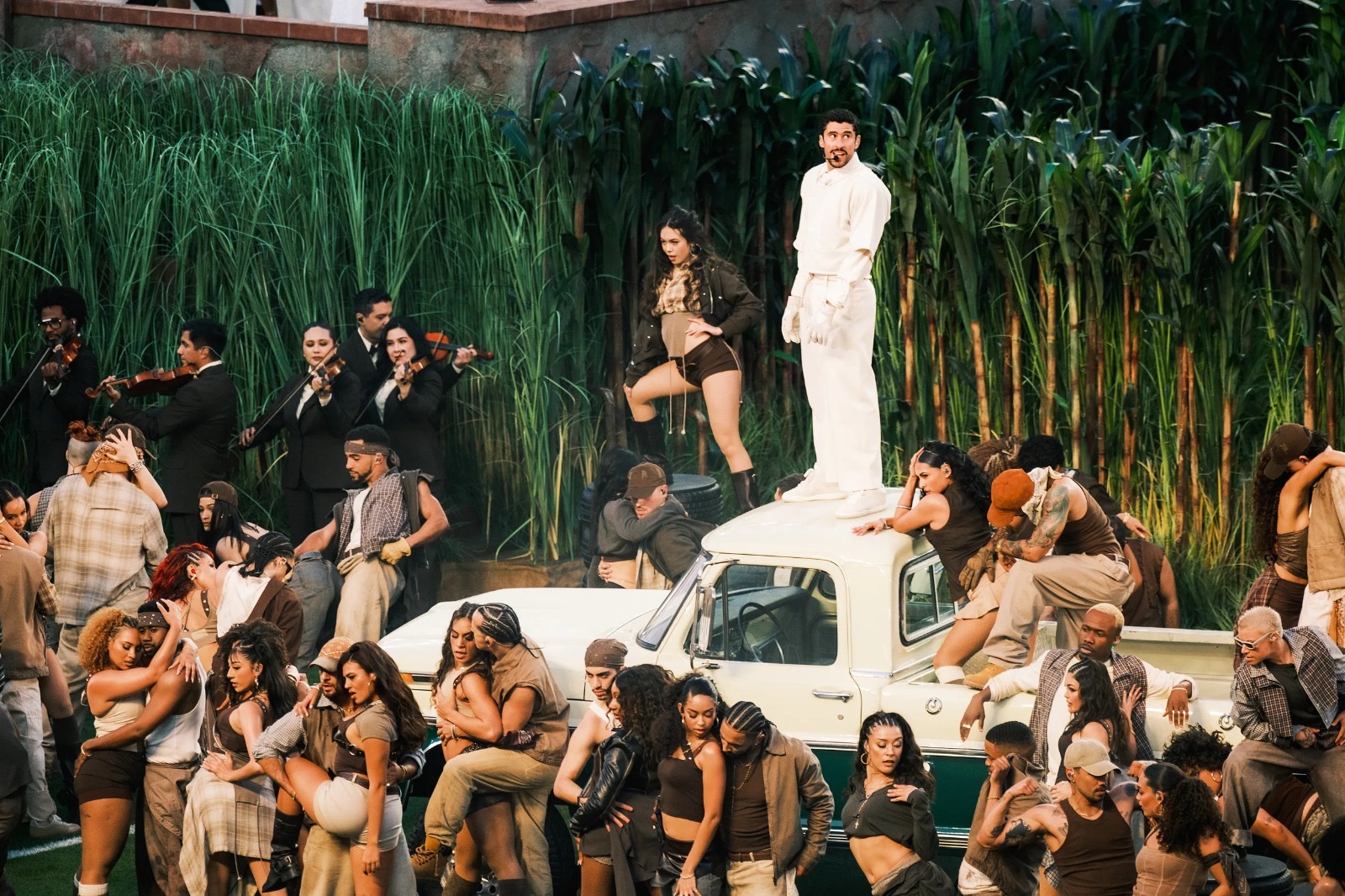 Bad Bunny hace historia en el Super Bowl LX con un show íntegramente en español