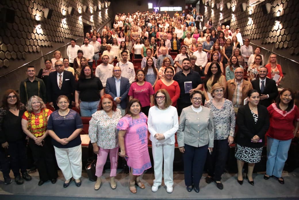 SECVER concluye con éxito dos días de reflexión con Sabina Berman