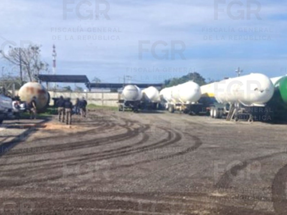 Aseguran más de 80 mil litros de hidrocarburo en Veracruz